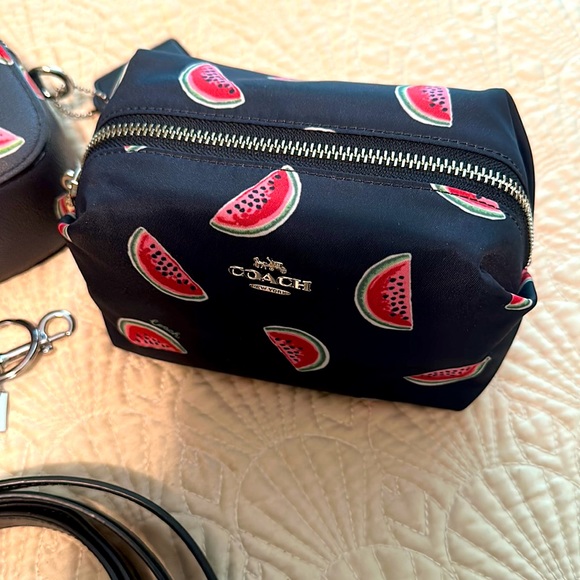 4pc Coach Watermelon Set 🍉 Crossbody Bag, Flops, Cosmetic Bag & Keyfob Rare - Picture 5 of 17